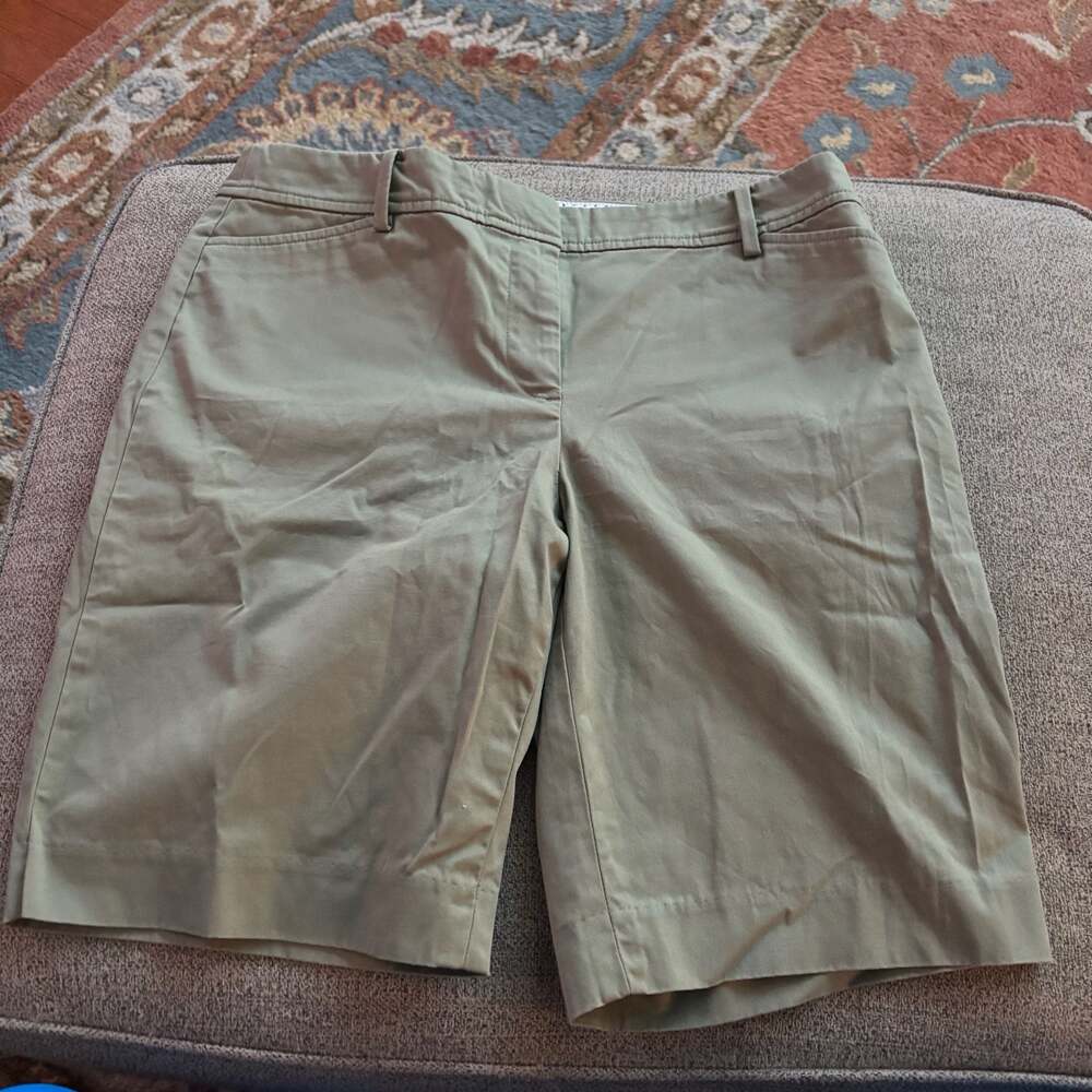 Talbots Perfect Short Olive Green Chino Shorts Size 8P